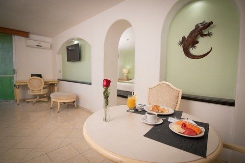 Hotel De Casa Blanca Ласаро-Карденас Экстерьер фото